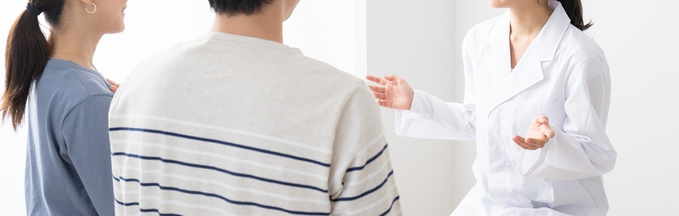 紙とペンの画像